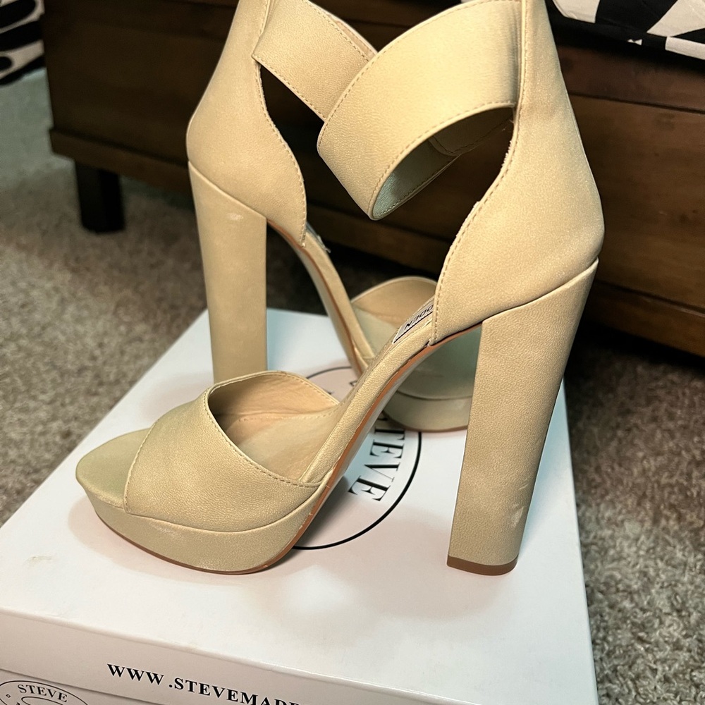 Steve Madden Beige Block Heel Sandals